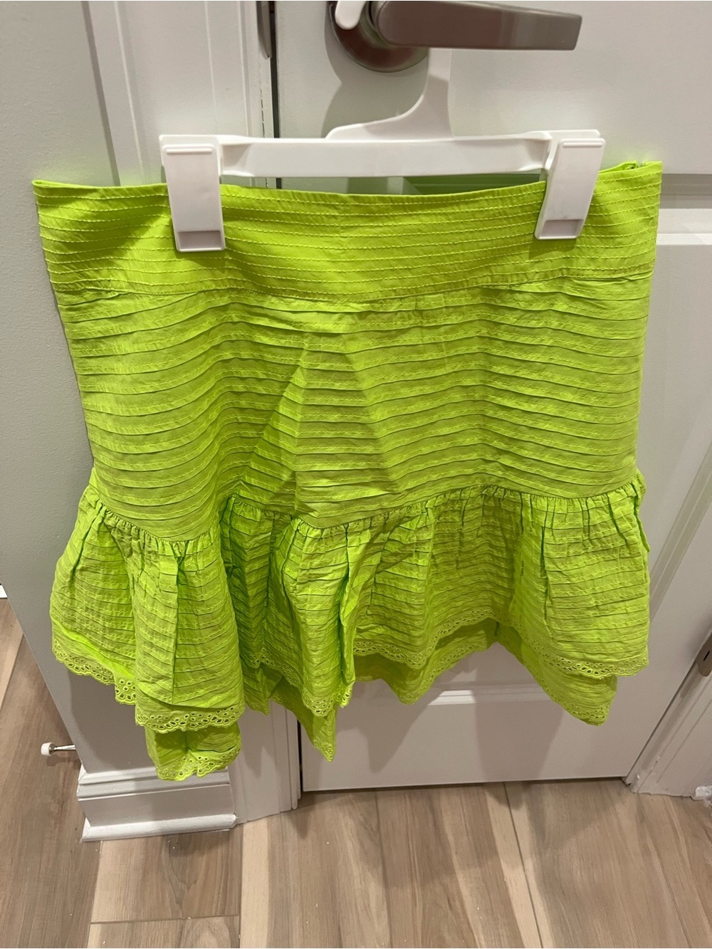 NWT Farm Rio Mini Ruffle Skirt Neon Green M - Picture 2 of 4